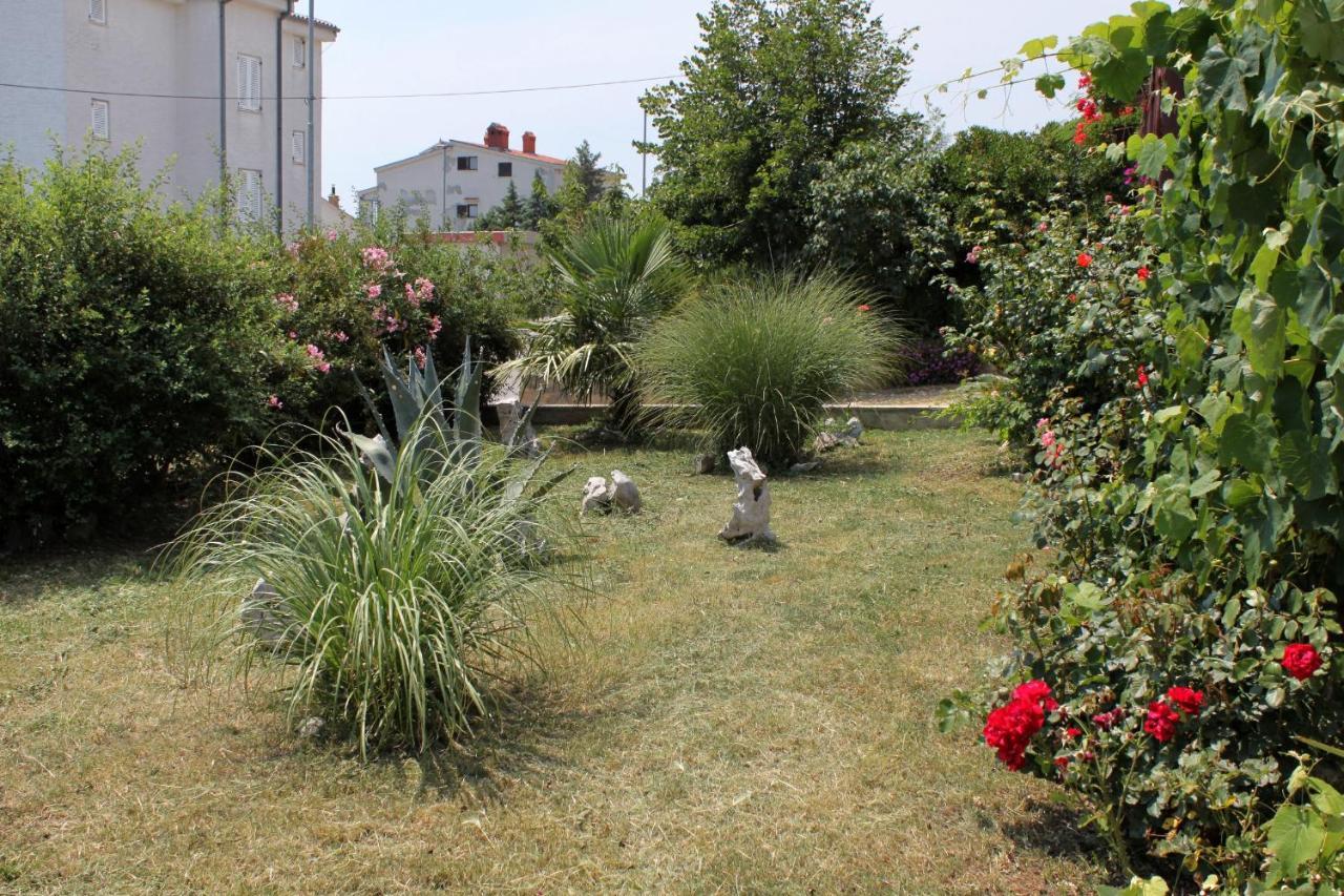 Apartments With A Parking Space Novi Vinodolski - 5600 Екстер'єр фото
