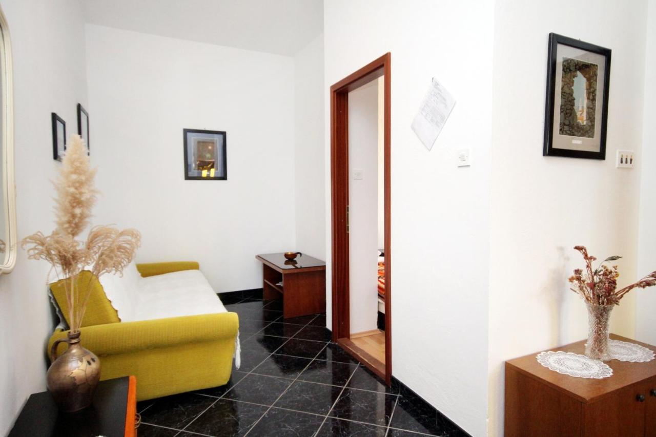 Apartments With A Parking Space Novi Vinodolski - 5600 Екстер'єр фото