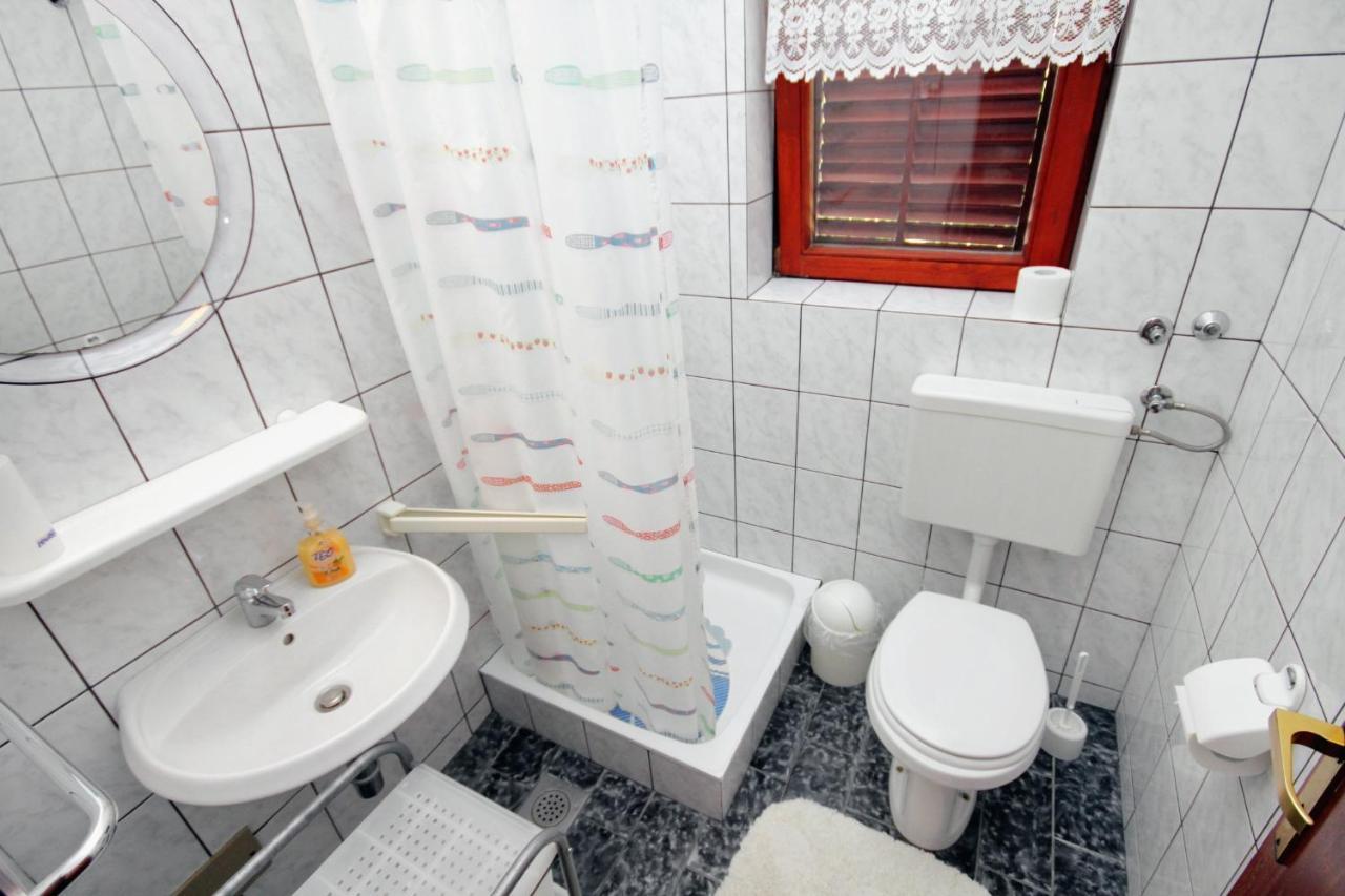 Apartments With A Parking Space Novi Vinodolski - 5600 Екстер'єр фото