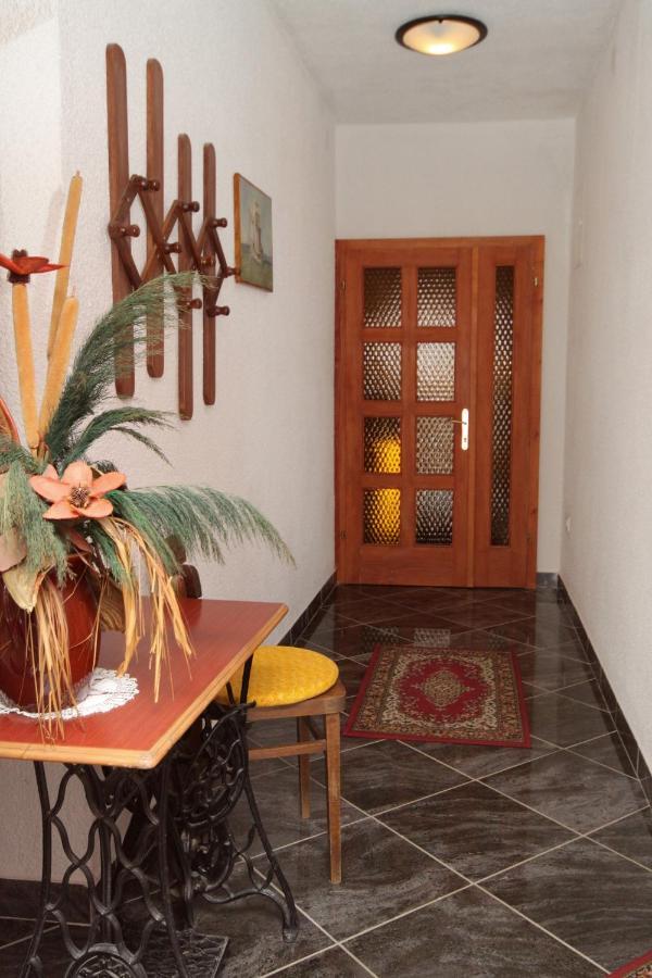 Apartments With A Parking Space Novi Vinodolski - 5600 Екстер'єр фото