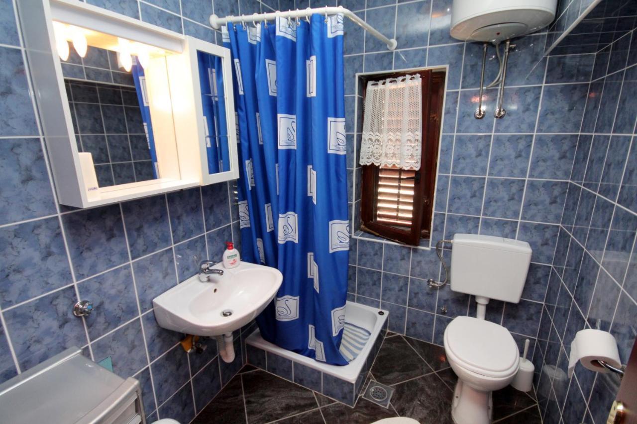 Apartments With A Parking Space Novi Vinodolski - 5600 Екстер'єр фото
