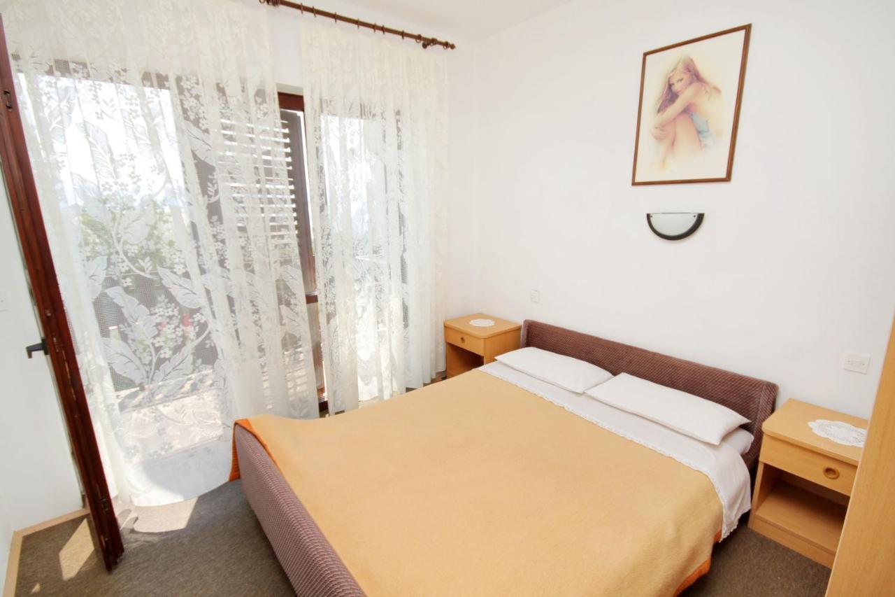 Apartments With A Parking Space Novi Vinodolski - 5600 Екстер'єр фото
